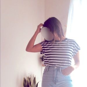 Blue and white stripped tee!